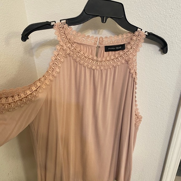 Ivanka Trump size medium - Picture 3 of 3